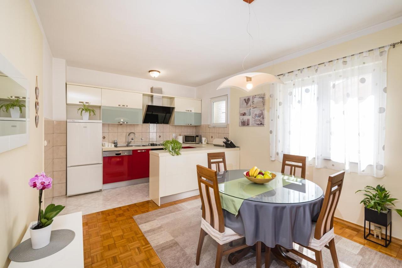 Apartment Visnja Zara Esterno foto