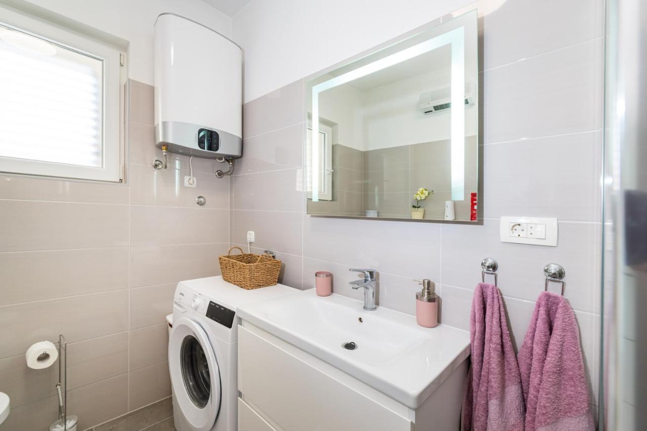 Apartment Visnja Zara Esterno foto