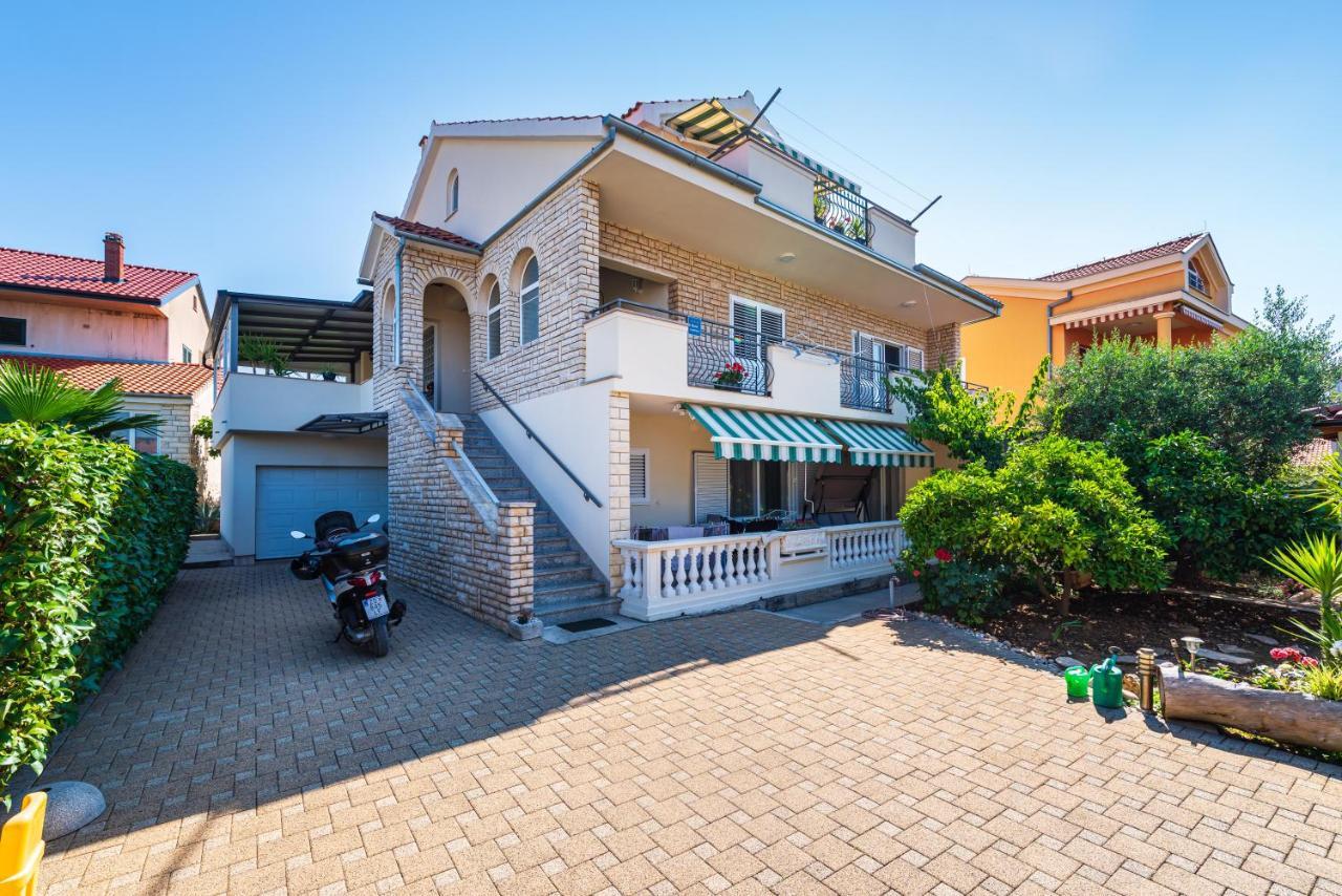 Apartment Visnja Zara Esterno foto